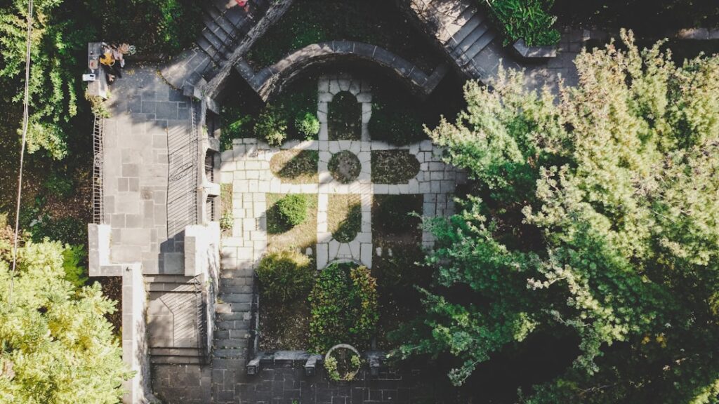 Photo by Yassine Khalfalli on Unsplash